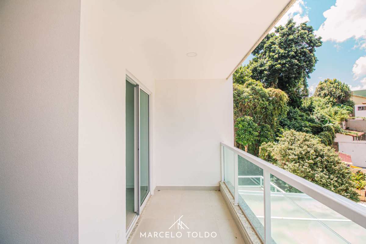  - Apartamento à venda, no Praça Kennedy em Juiz de Fora, São Mateus, com 3 quartos, 72,50m²