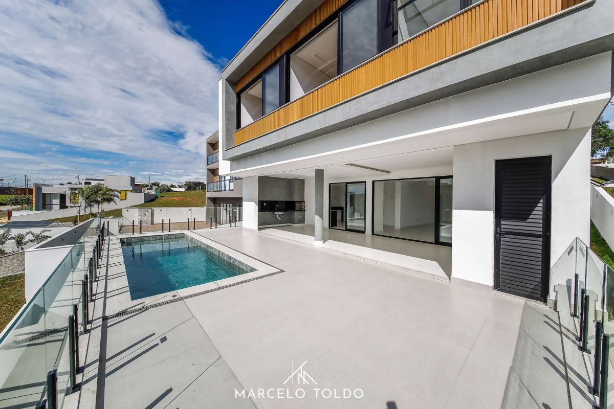 Piscina - Casa de condomínio à venda, no Alphaville em Juiz de Fora, São Pedro, com 4 quartos, 363,40m²