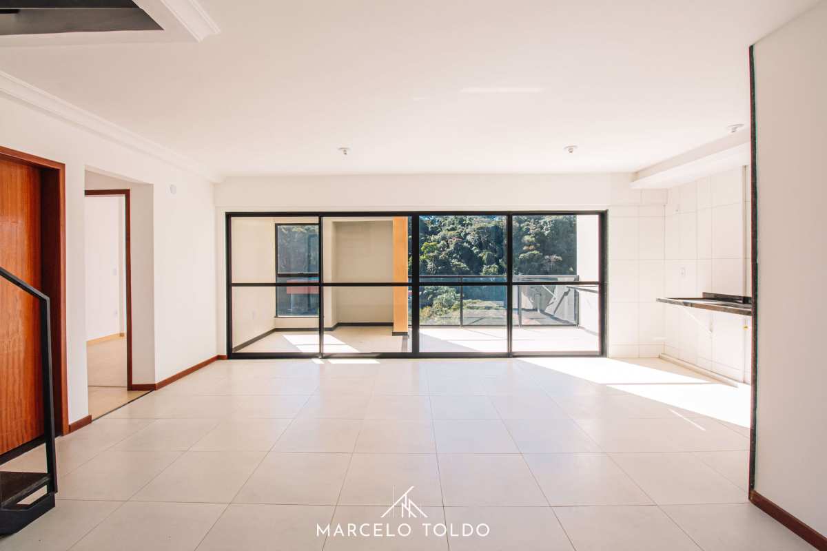 - Duplex à venda, no Dnar Rocha em Juiz de Fora, São Mateus, com 4 quartos