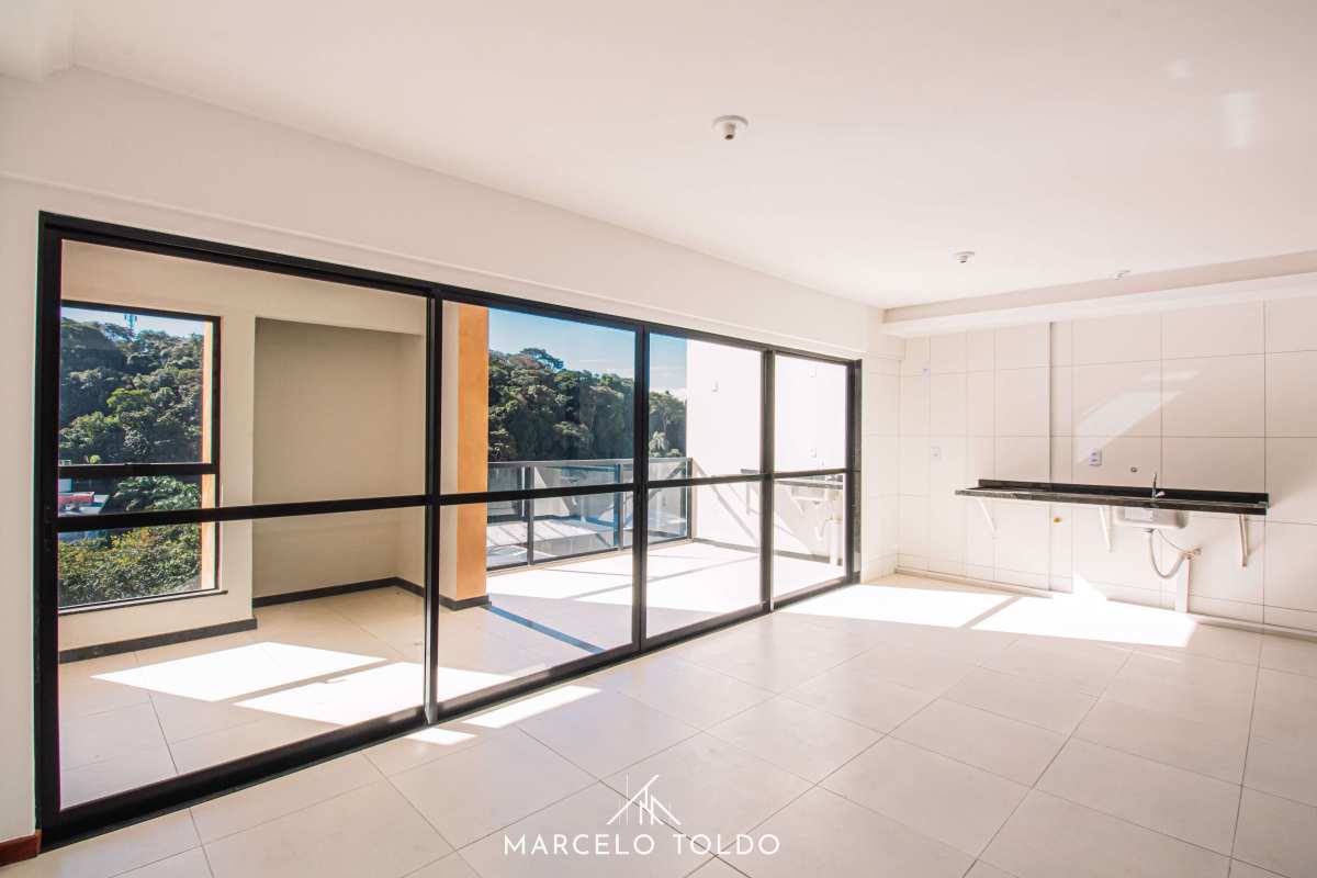  - Duplex à venda, no Dnar Rocha em Juiz de Fora, São Mateus, com 4 quartos