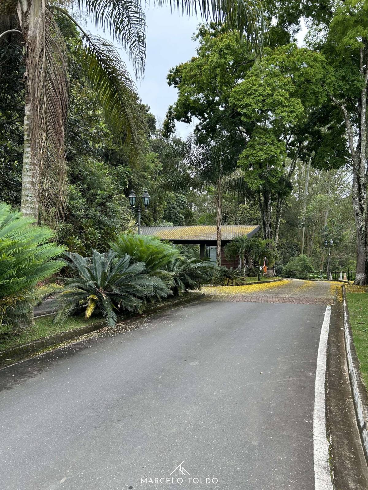 Terreno em Condomínio à venda, no Condomínio Pedras Altas em Juiz de Fora, Aeroporto, 554m² - Marcelo Toldo Imóveis